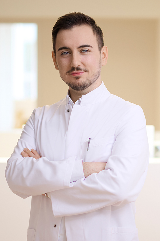 Dr. med. dr. med. Mirko Dozan, Facharzt für Plastische und Ästhetische Chirurgie bei PANTEA